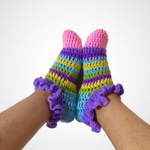CROTCHET RUFFLE ANKLE SOCKS IN MULTICOLOUR